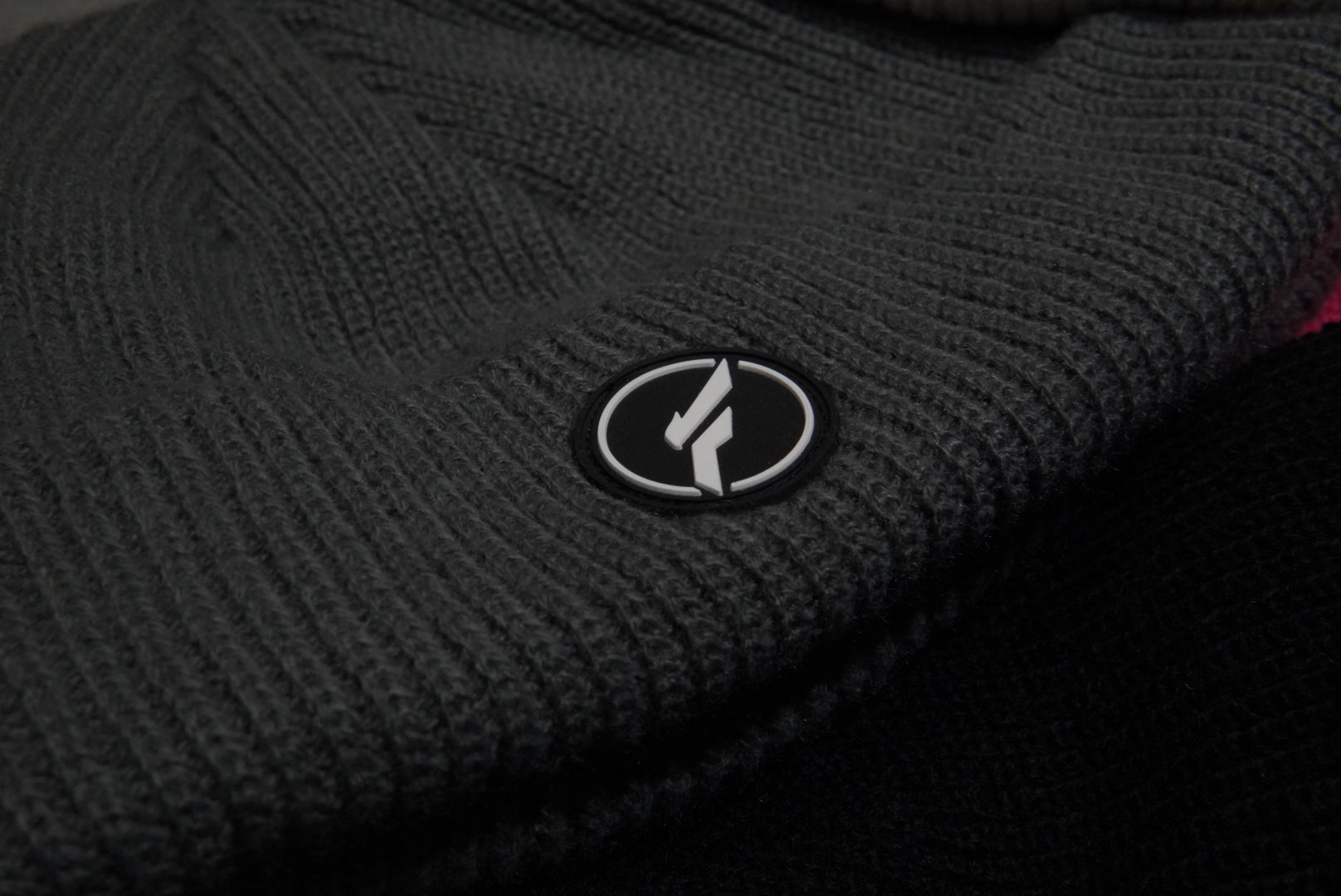 FLEXER8™︎ Plastic Tag Logo Long Beanie