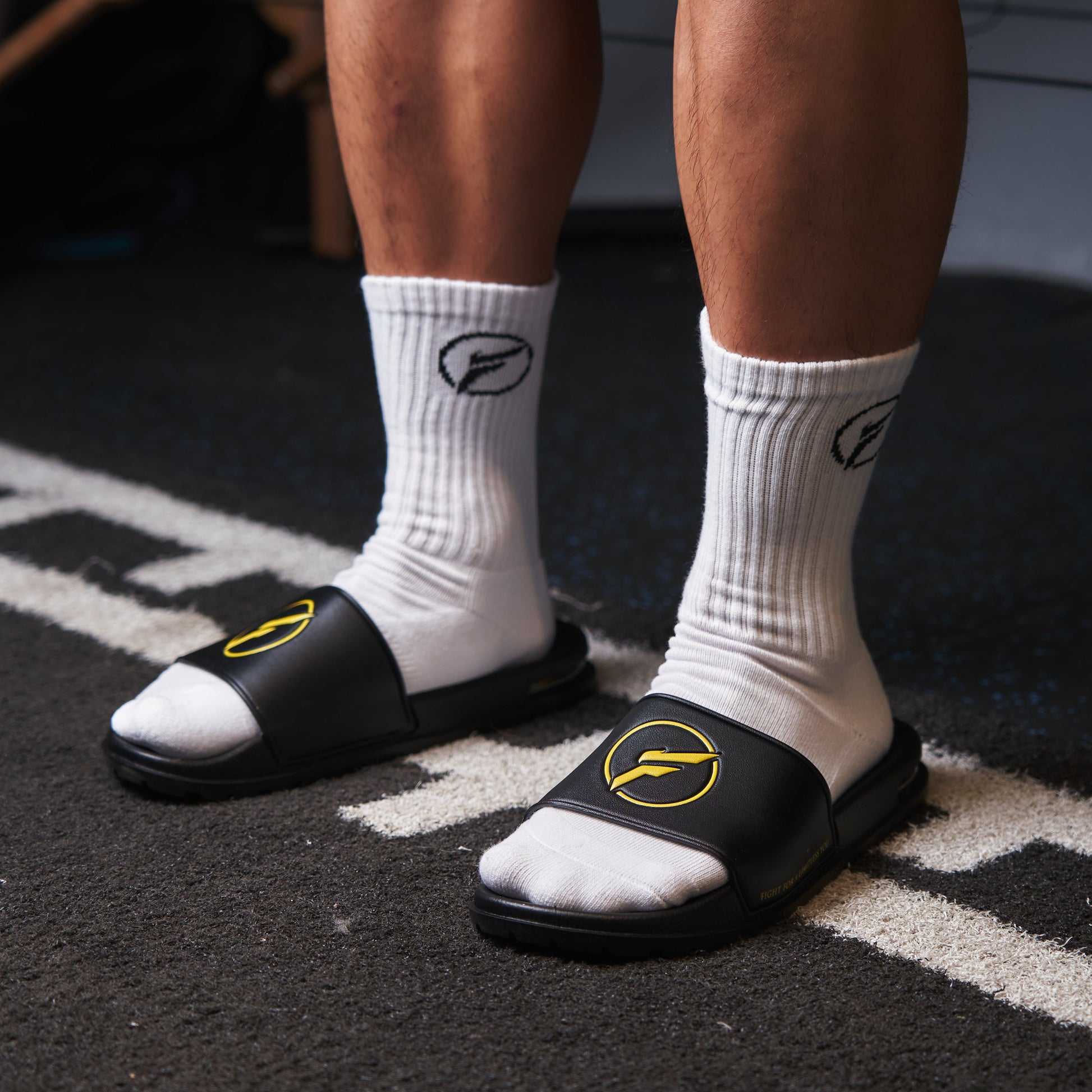 FLEXER8™︎ x Fly Fitness Air Slippers