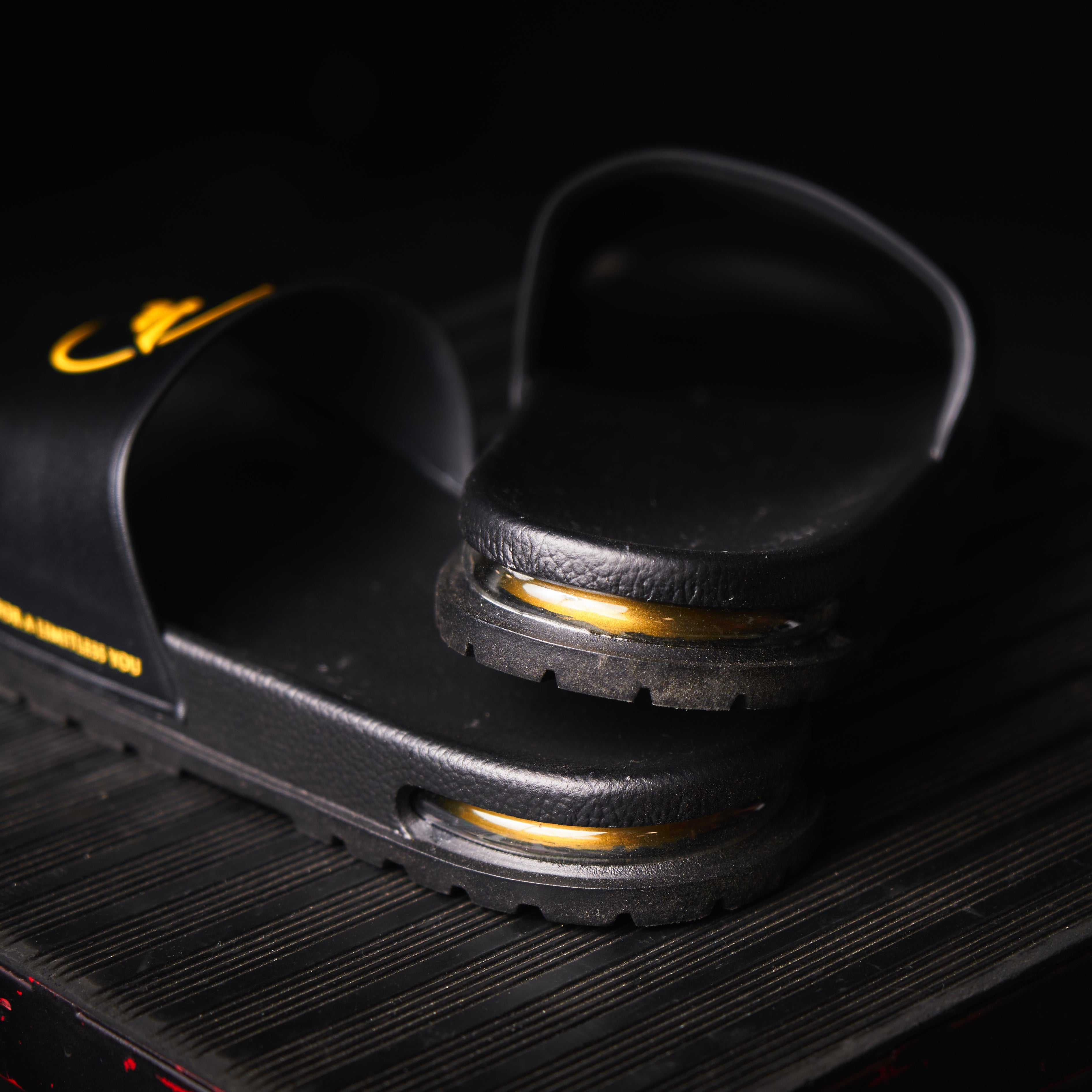 FLEXER8™︎ x Fly Fitness Air Slippers