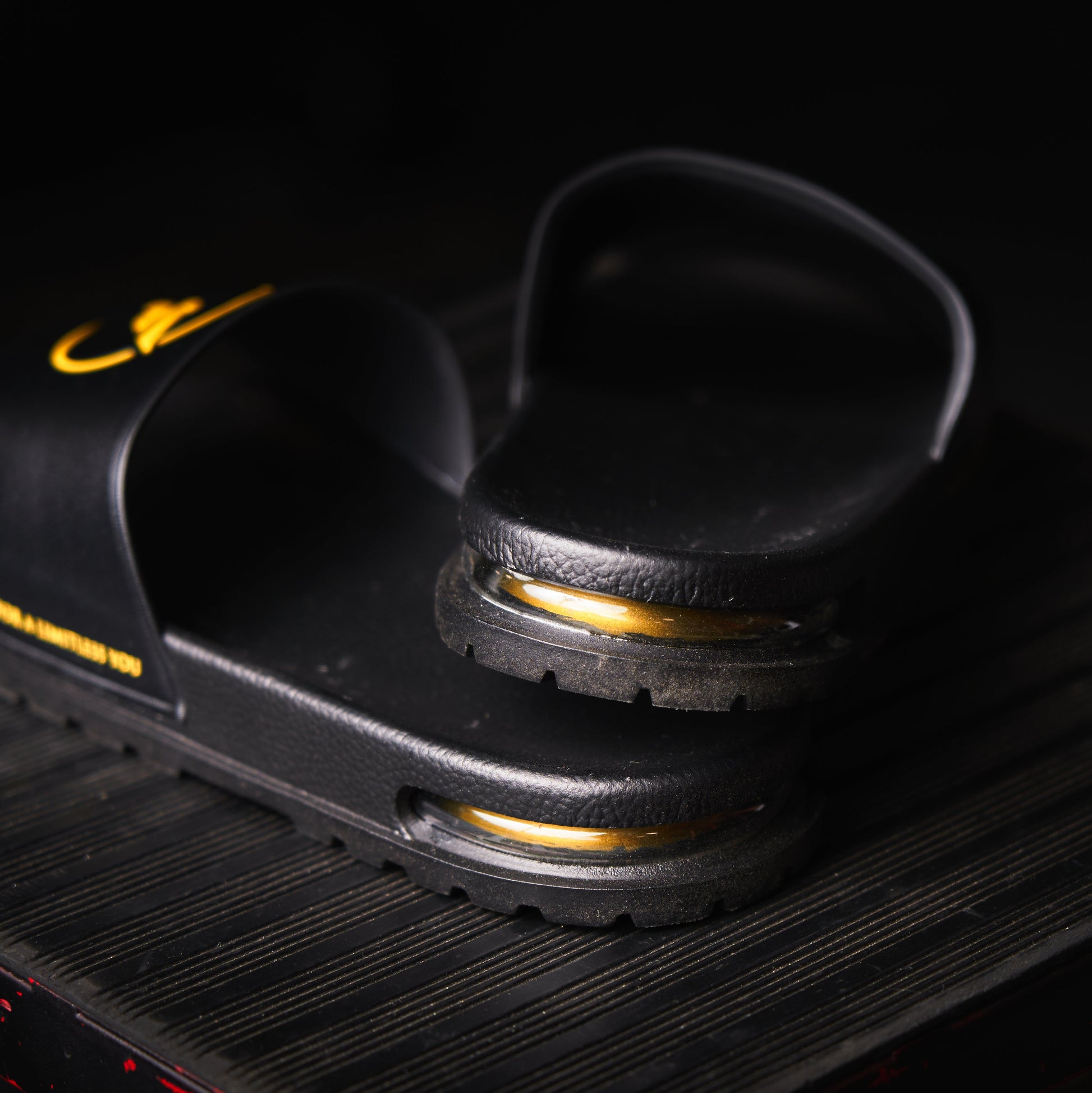 FLEXER8™︎ x Fly Fitness Air Slippers