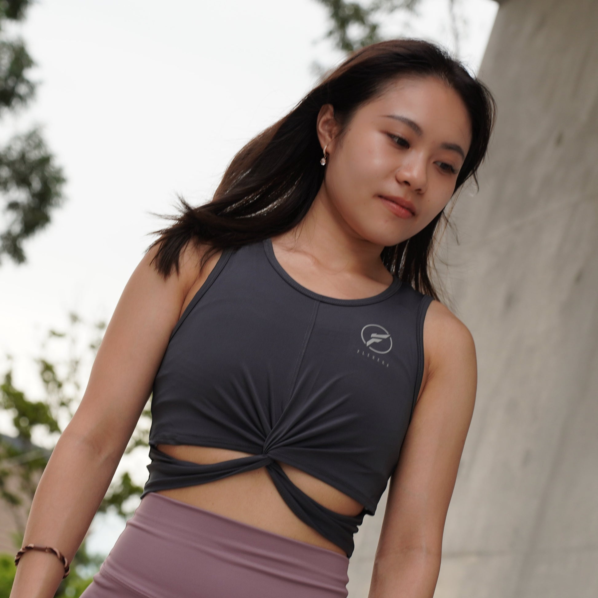 FLEXER8™︎ Slim-fit Female Cropped Vest