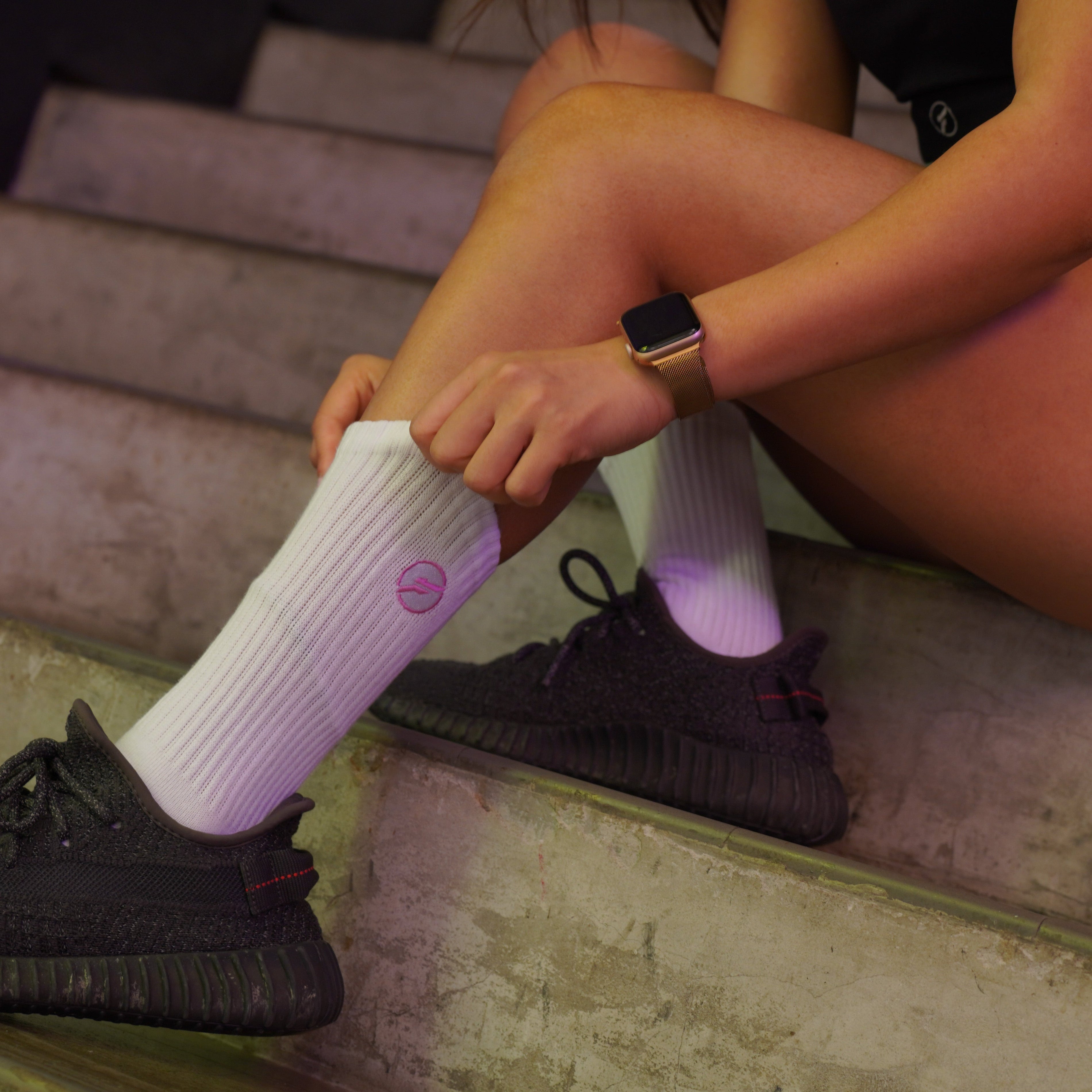 FLEXER8™︎ Embroidered Logo Knitted Towel Socks