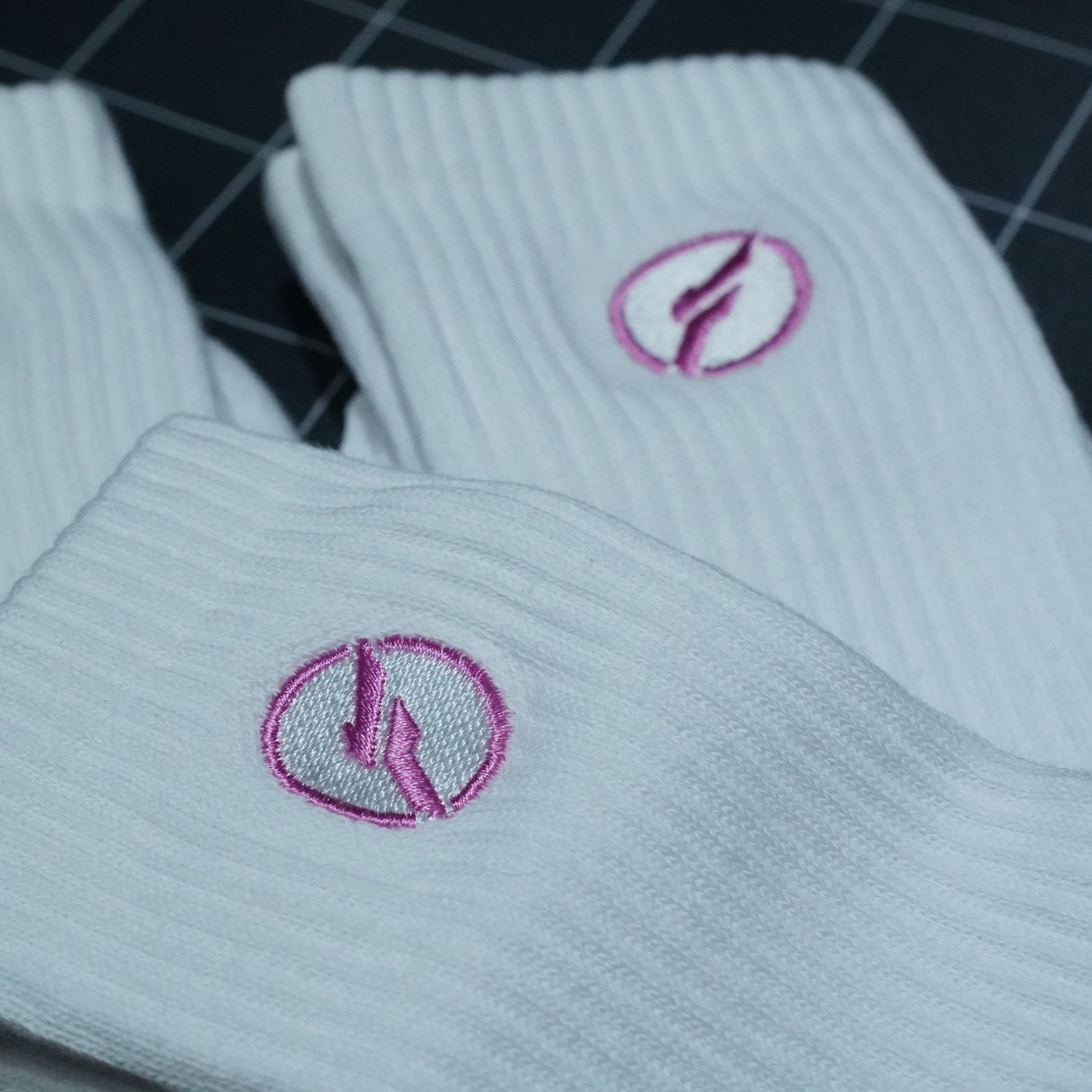 FLEXER8™︎ Embroidered Logo Knitted Towel Socks