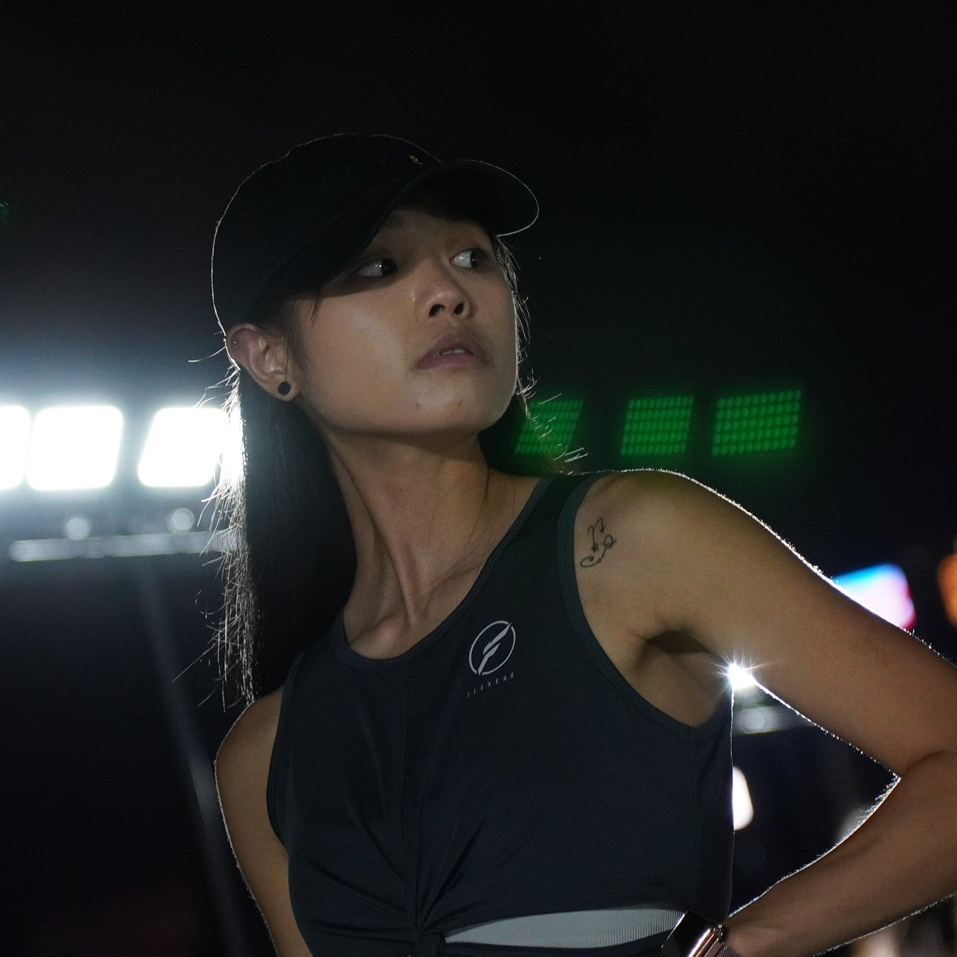 FLEXER8™︎ Slim-fit Female Cropped Vest