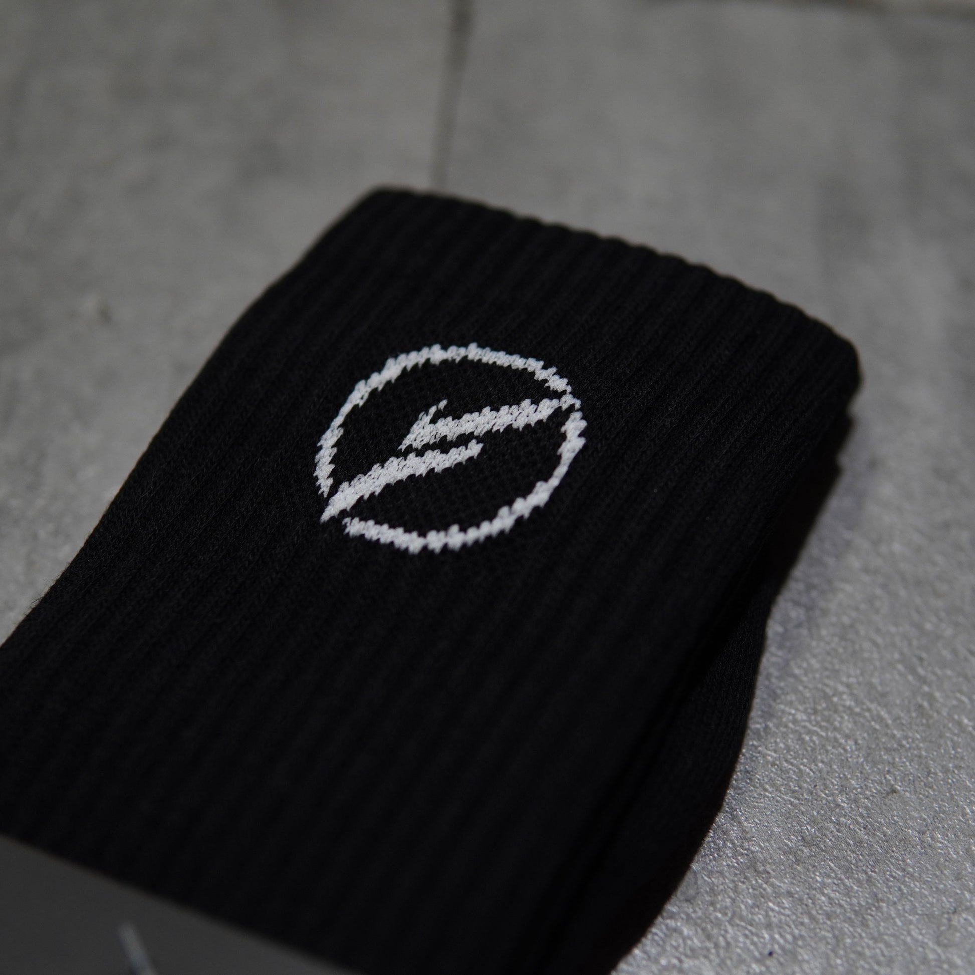FLEXER8™︎ Signture Logo Knitted Towel Socks