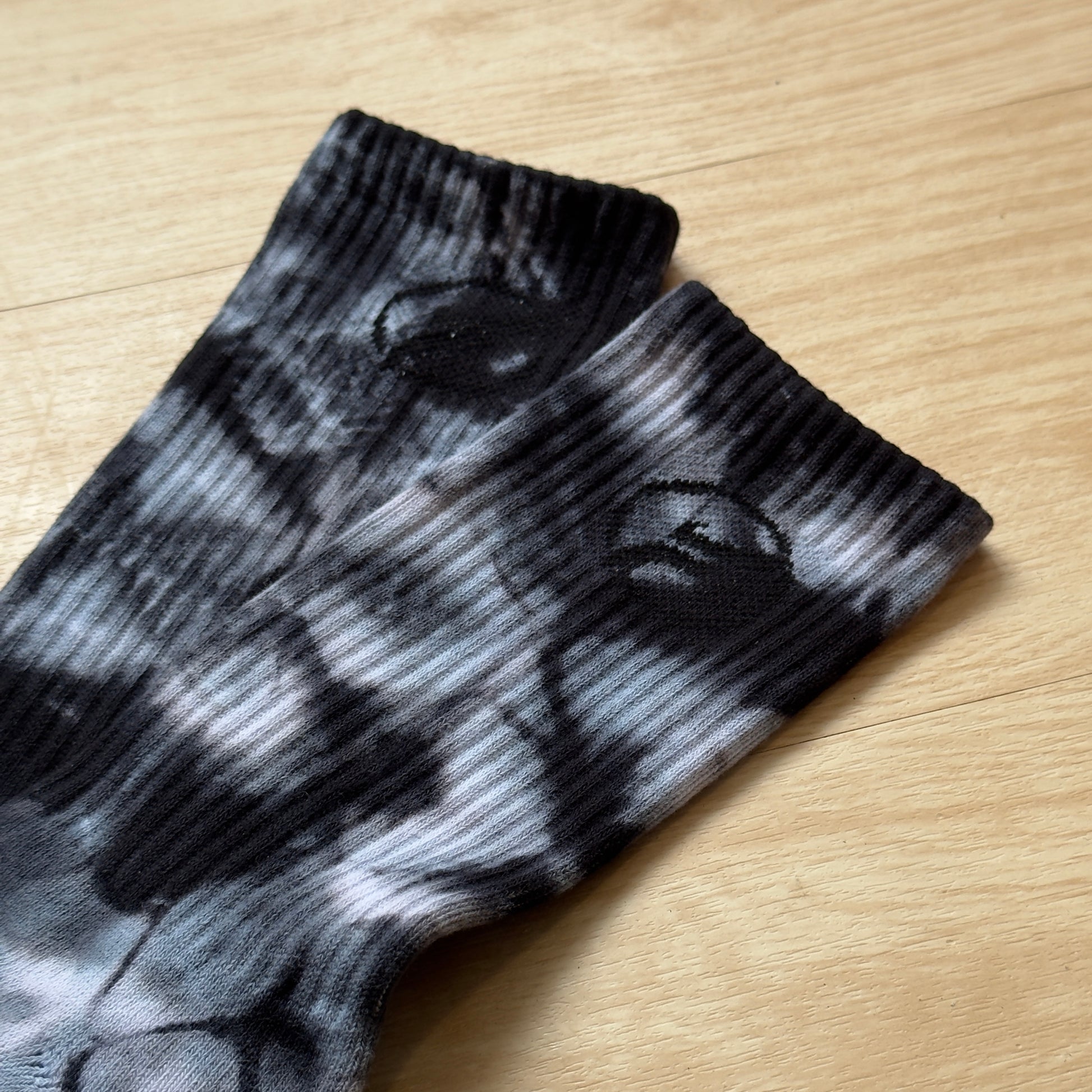 FLEXER8™︎ Marble Tie-Dye Knitted Towel Socks