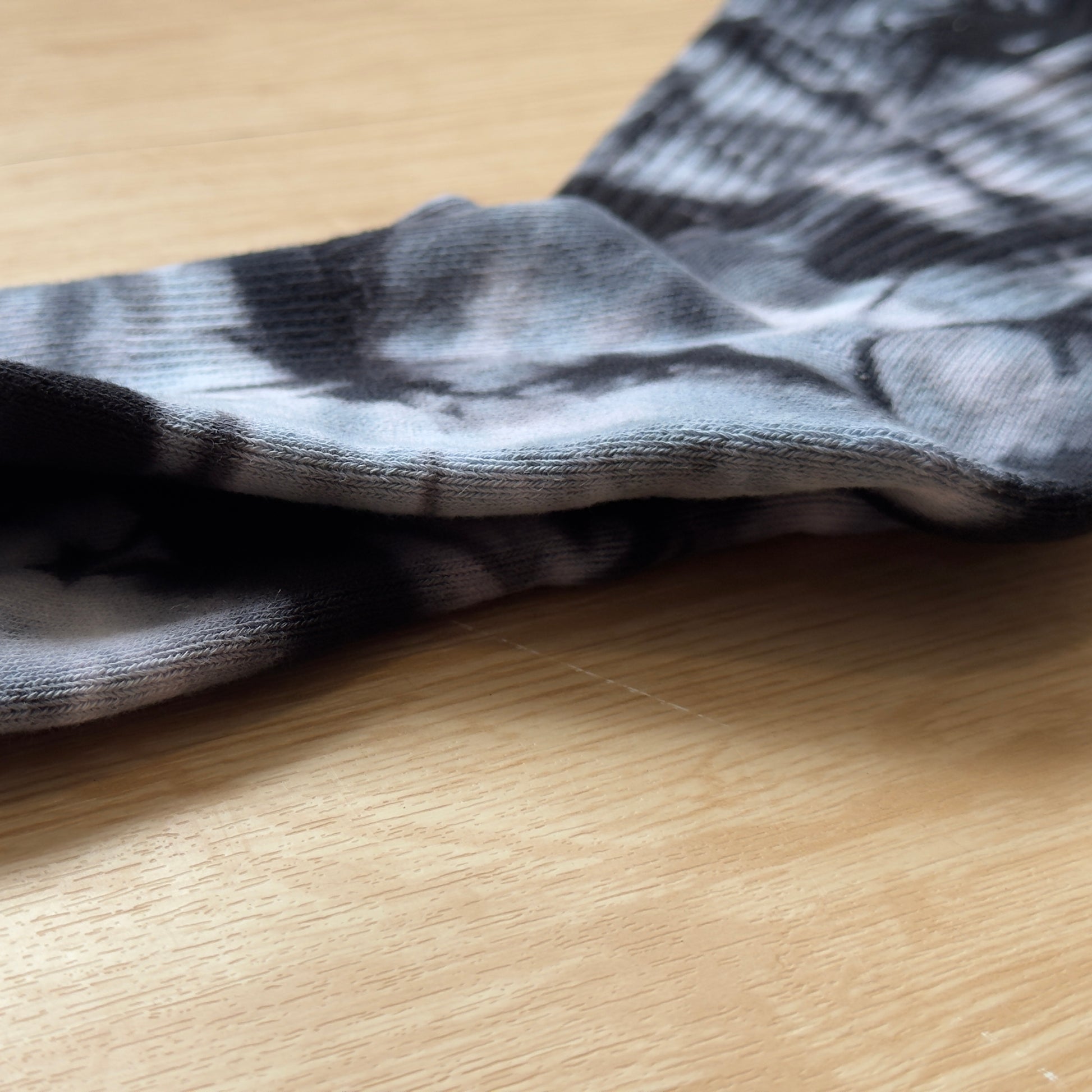 FLEXER8™︎ Marble Tie-Dye Knitted Towel Socks