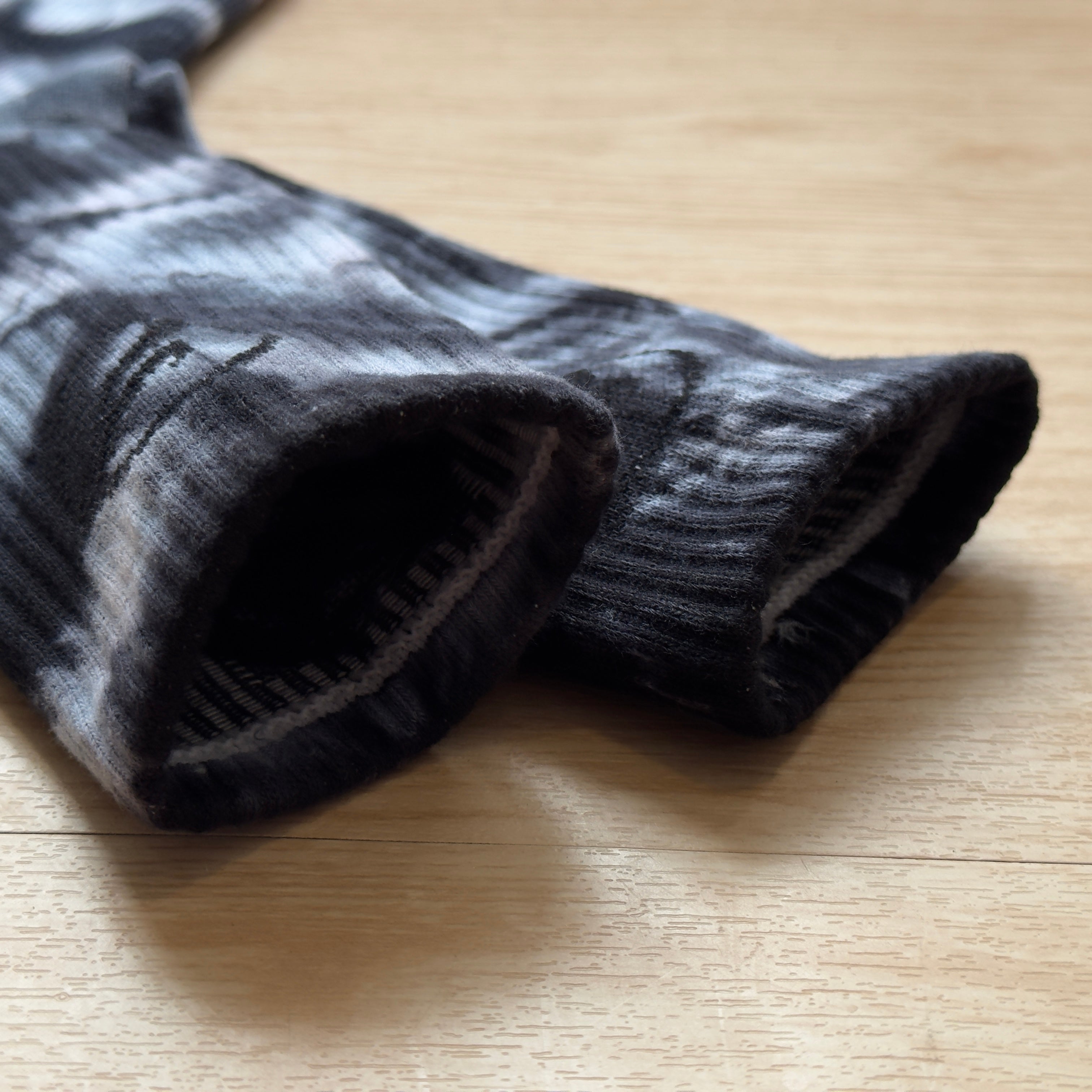 FLEXER8™︎ Marble Tie-Dye Knitted Towel Socks